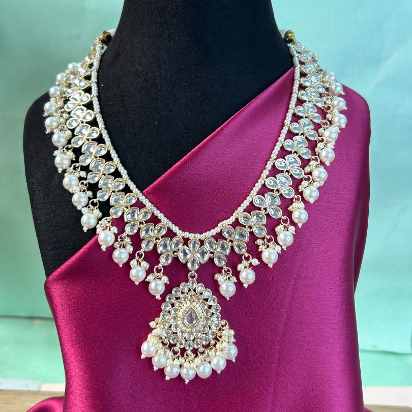 Ekantha Kundan Necklace Set