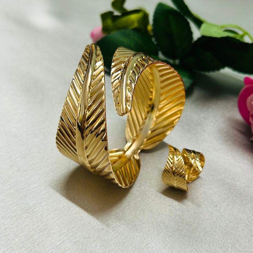 Leaf Golden Bracelet With Ring