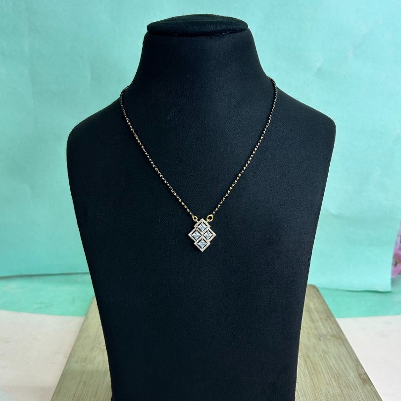 Four Solitaire American Mangalsutra