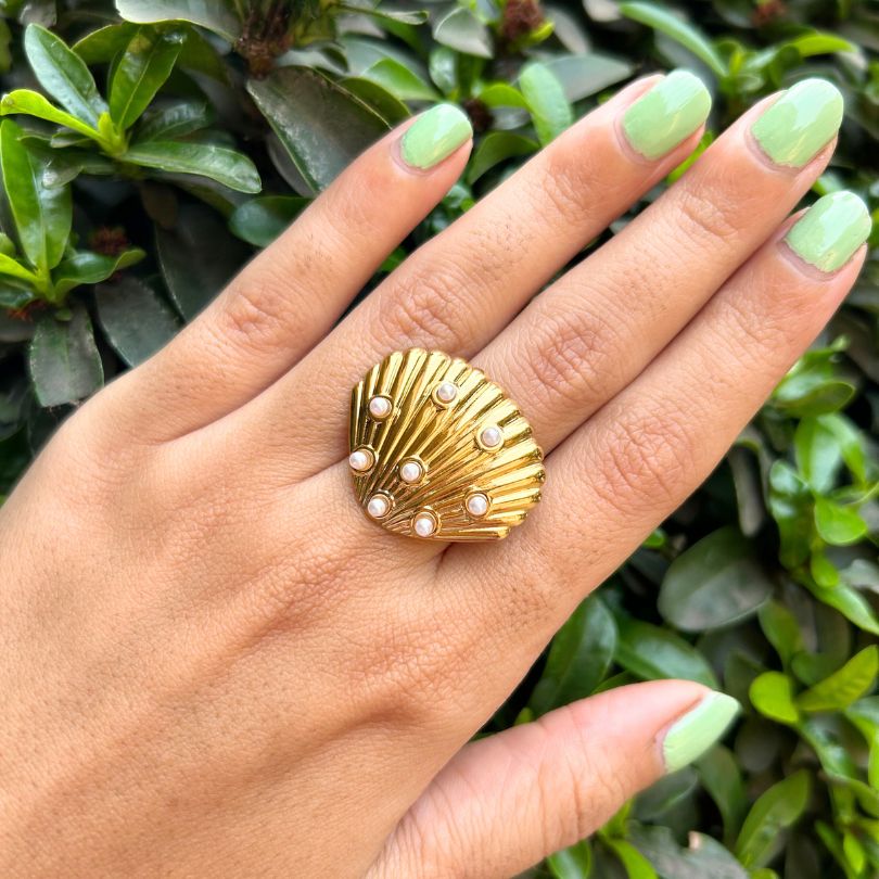 Shell Statement Finger Ring