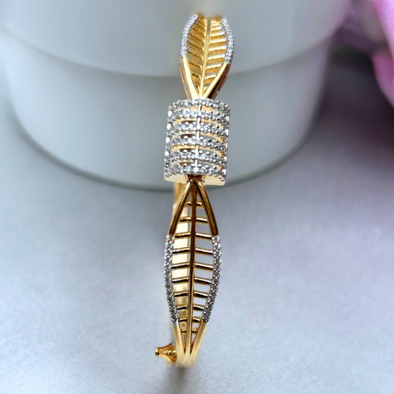 Dual Tone Knotted American Diamond Bracelet