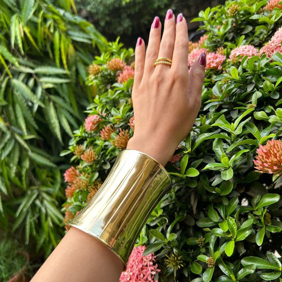 Shiny Golden Hand Cuff