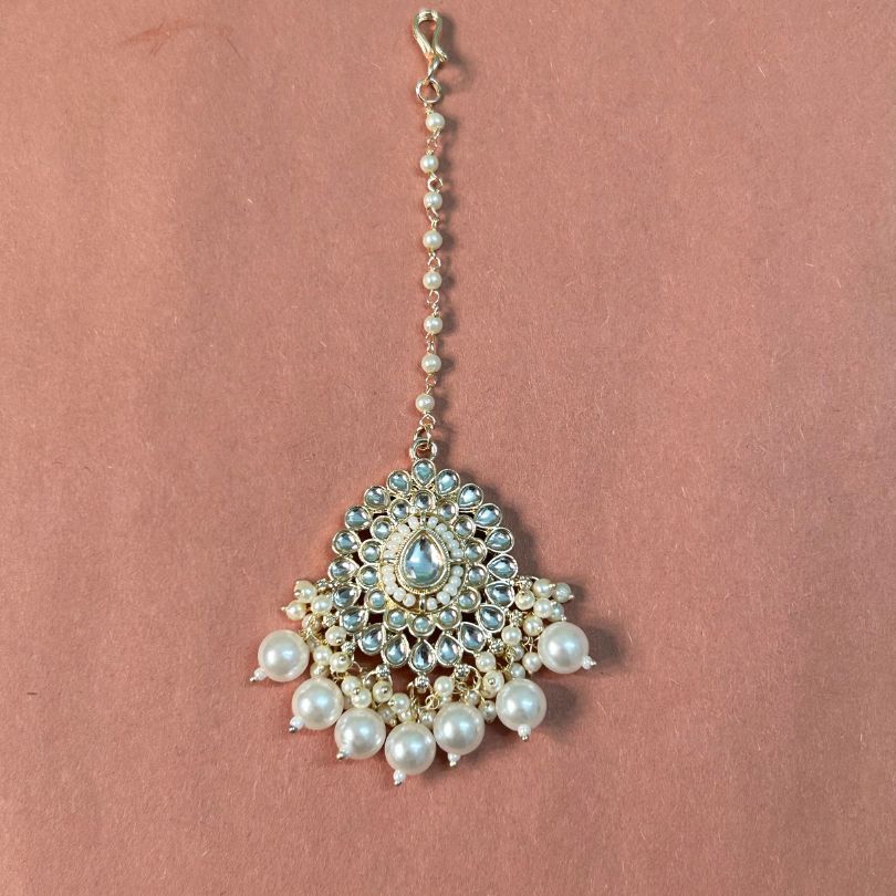 Ekantha Kundan Necklace Set