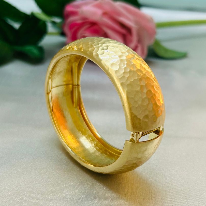 Rough Matt Golden Openable Kada