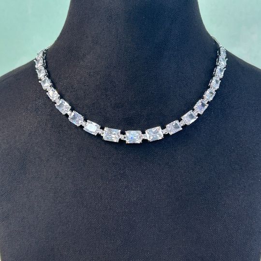 Olivia AD Solitarie Necklace Set