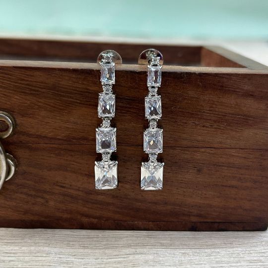 Olivia AD Solitarie Necklace Set