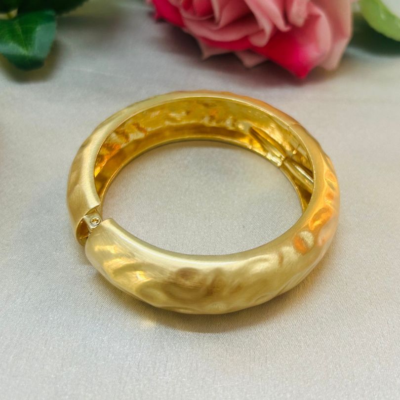 Matt Golden Openable Kada