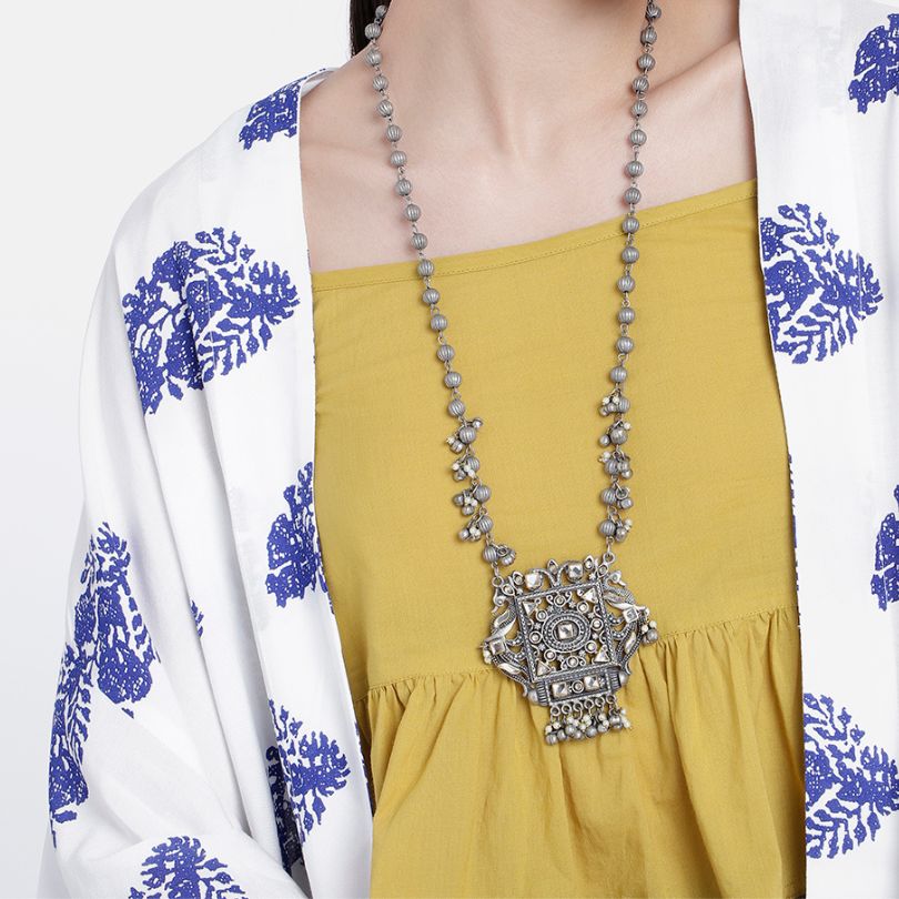 Laida Women Silver-Plated Artificial Stones & Beads-Studded Jewellery Set