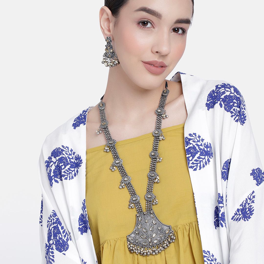 Laida Women Silver-Plated Oxidised Artificial Stones & Beads-Studded Jewellery Set