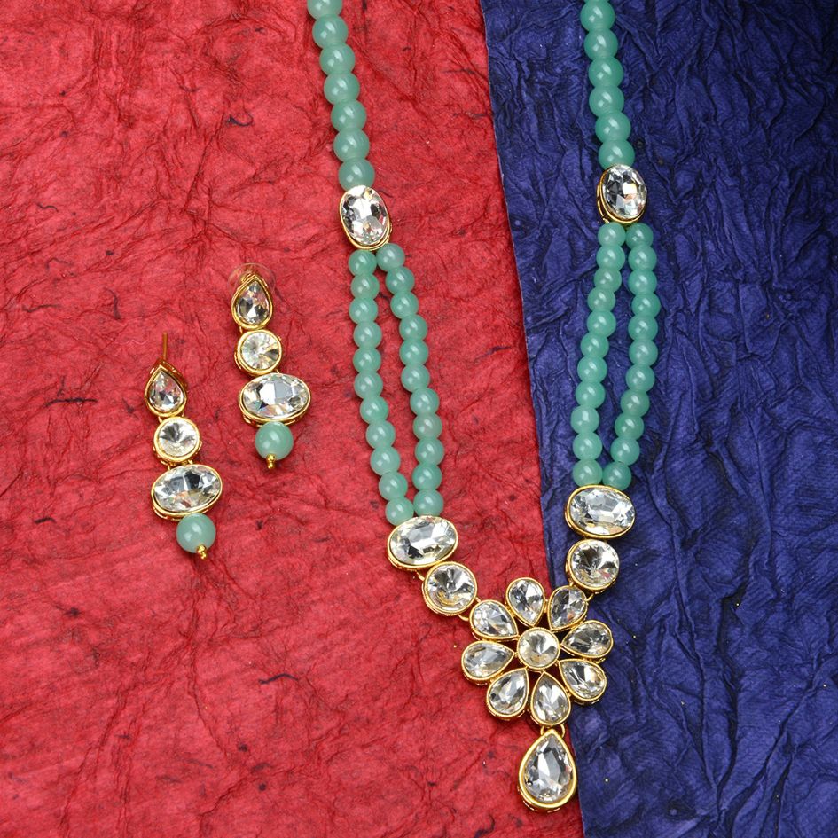 Gold-Plated Kundan-Studded & Pearl Beaded Jewellery Set