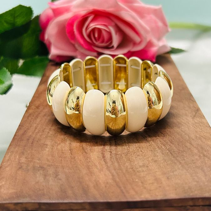 Stretchable Off White Bracelet