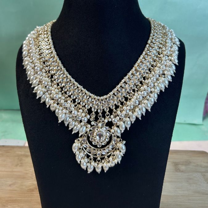 Chakori Kundan Necklace Set