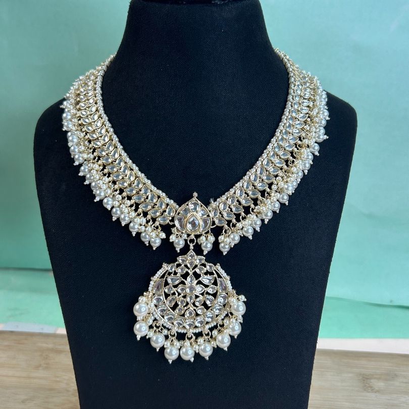 Bhagya Kundan Necklace Set