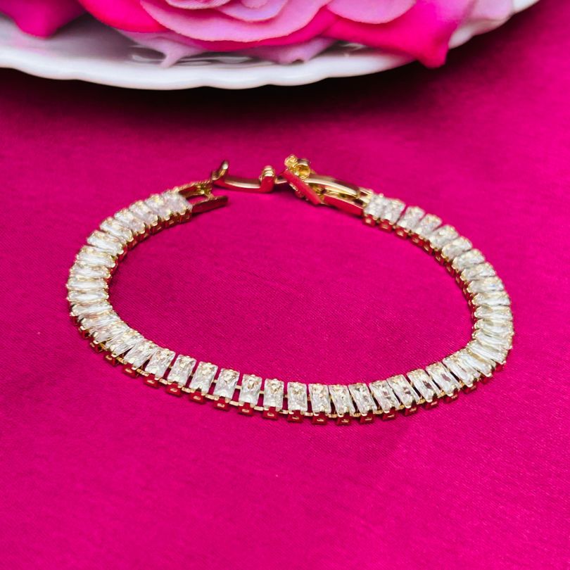 Solitarie Golden Tennis Bracelet