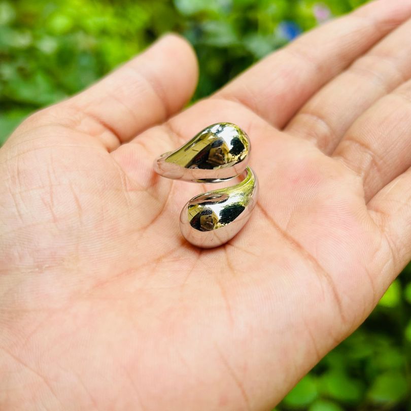 Tear Drop Statement Finger Ring