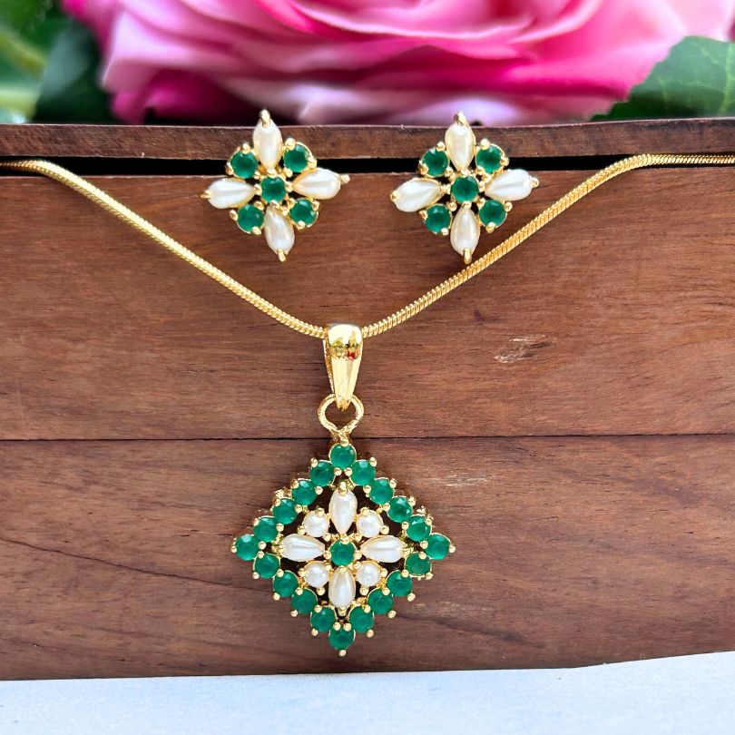 Srishti Green Pendant Set