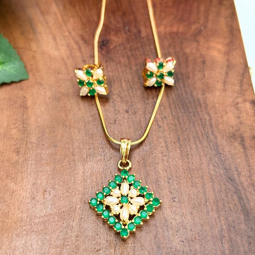 Srishti Green Pendant Set