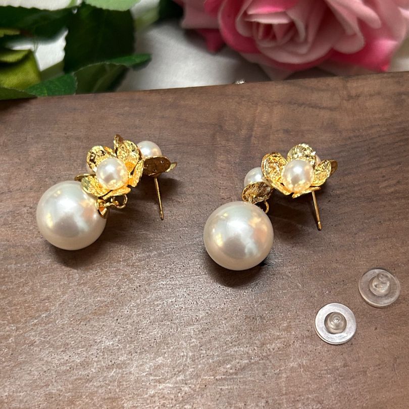 Pearl Flower Stud Earrings