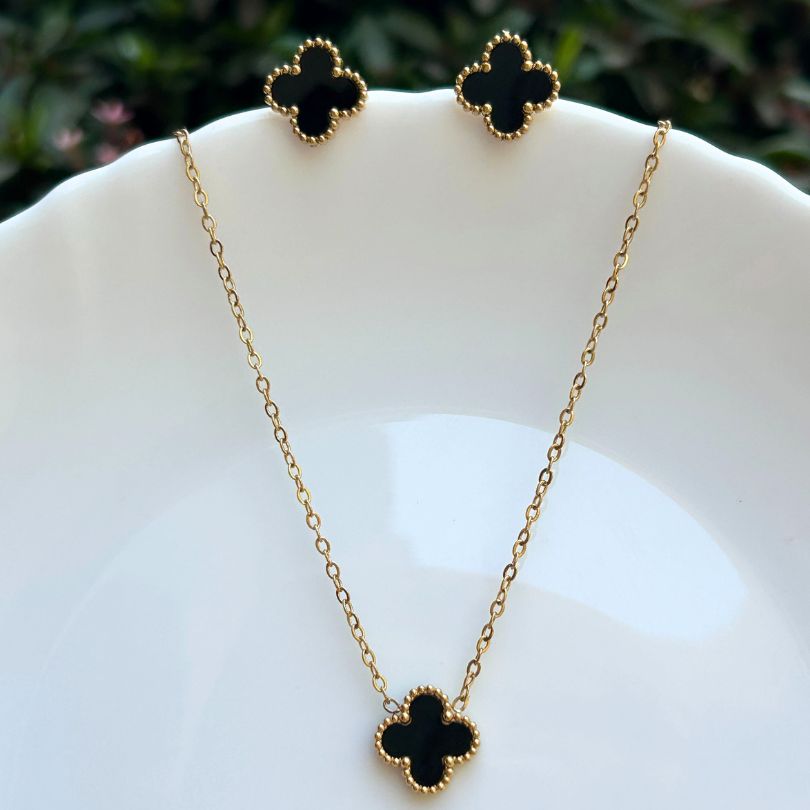 Cleo Black Clover Pendant Set