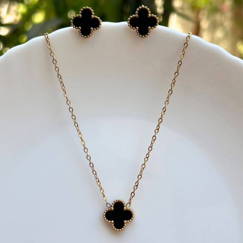 Cleo Black Clover Pendant Set