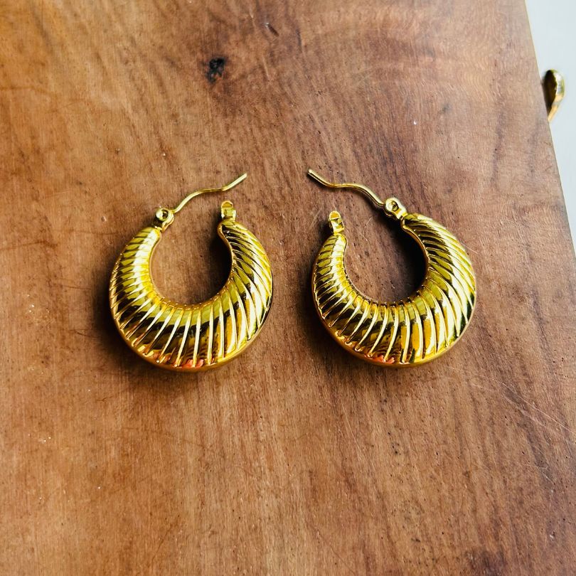 Round Golden Hoop Earrings - Small
