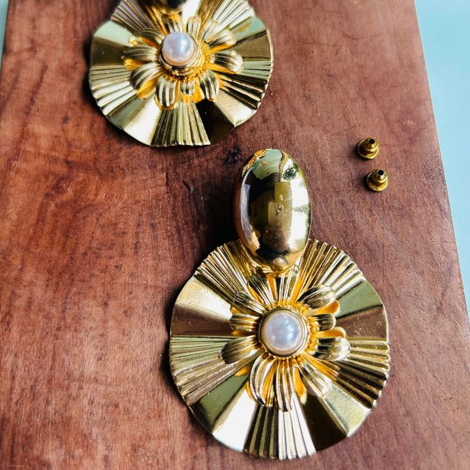 Structured Floral Metallic Earring