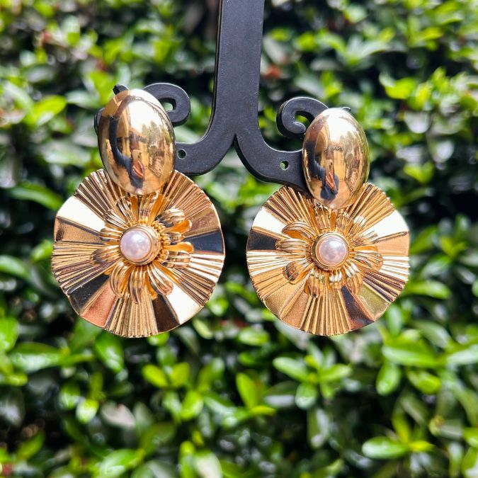 Structured Floral Metallic Earring