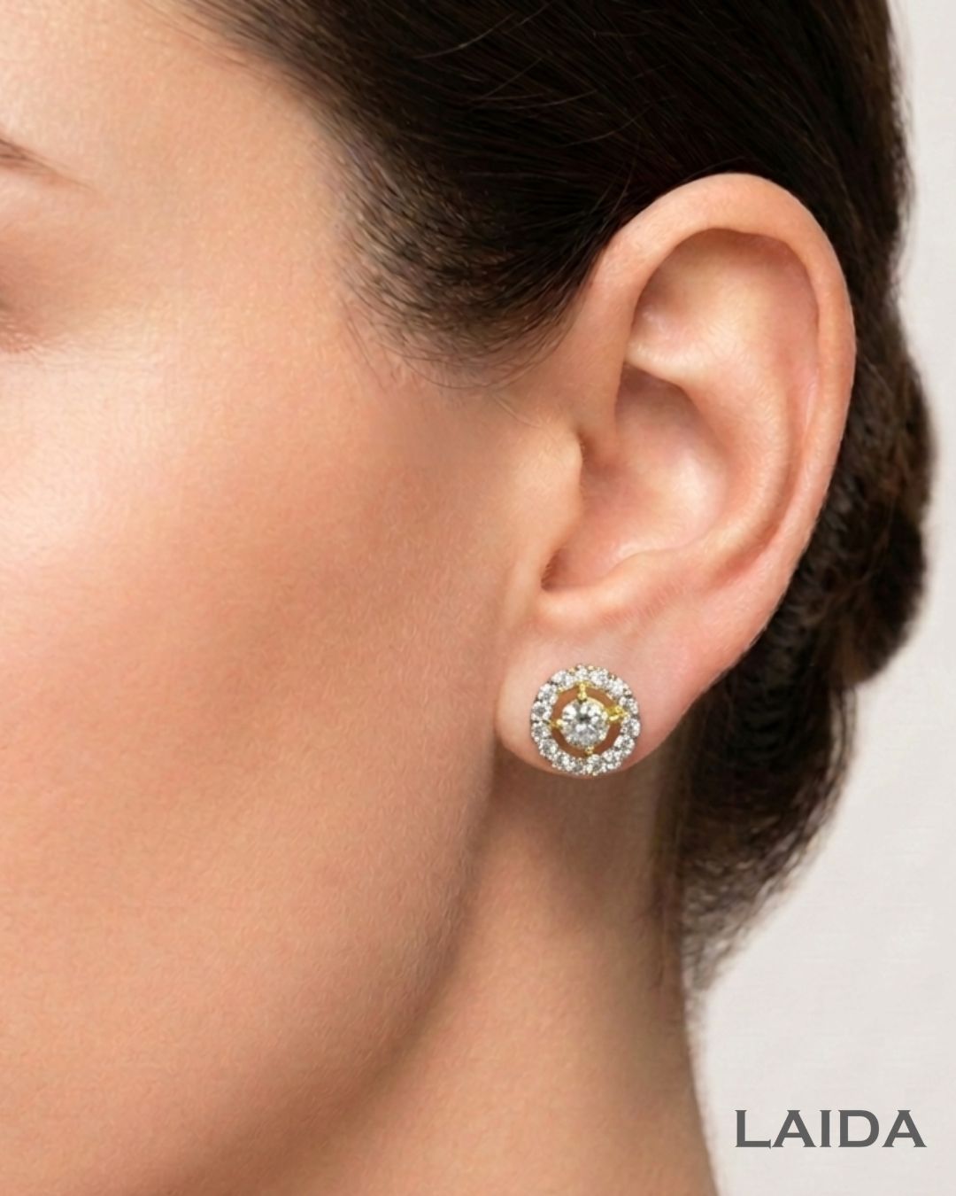 Navee 18K Gold Plated American Diamond Pendant Set