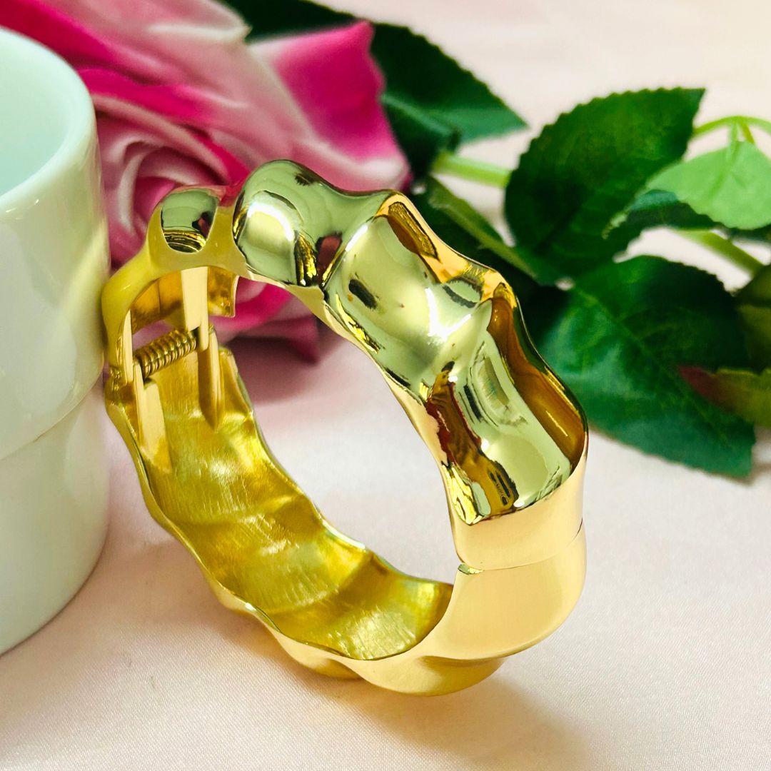 Golden Textured Metalic Handcuff / Kada