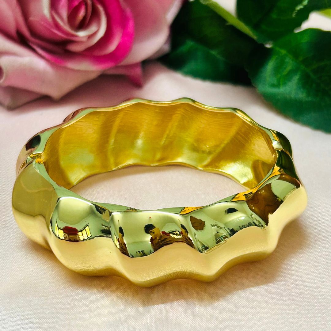 Golden Textured Metalic Handcuff / Kada