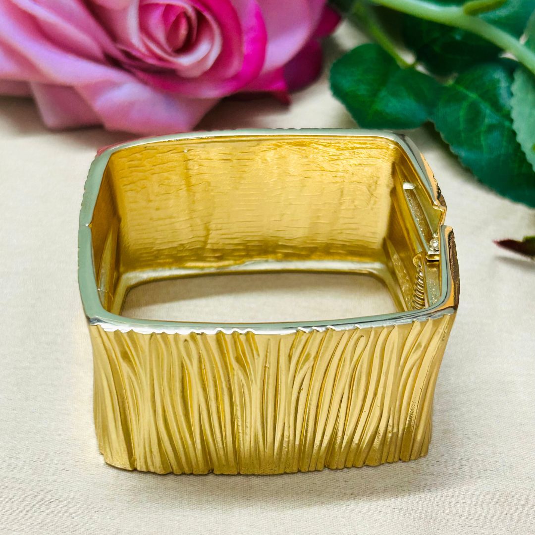 Golden Square Textured Wavy Handcuff / Kada