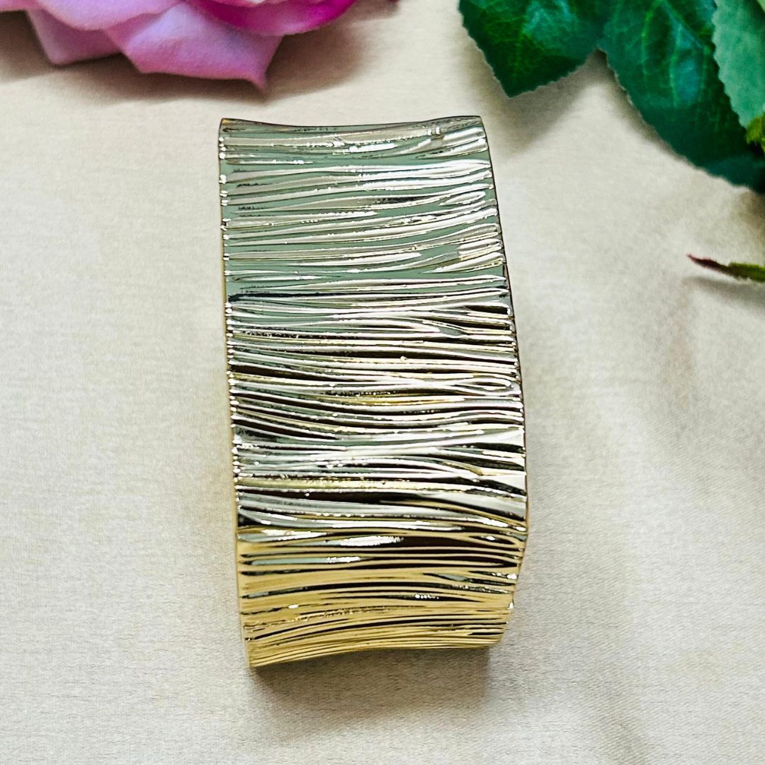 Golden Square Textured Wavy Handcuff / Kada