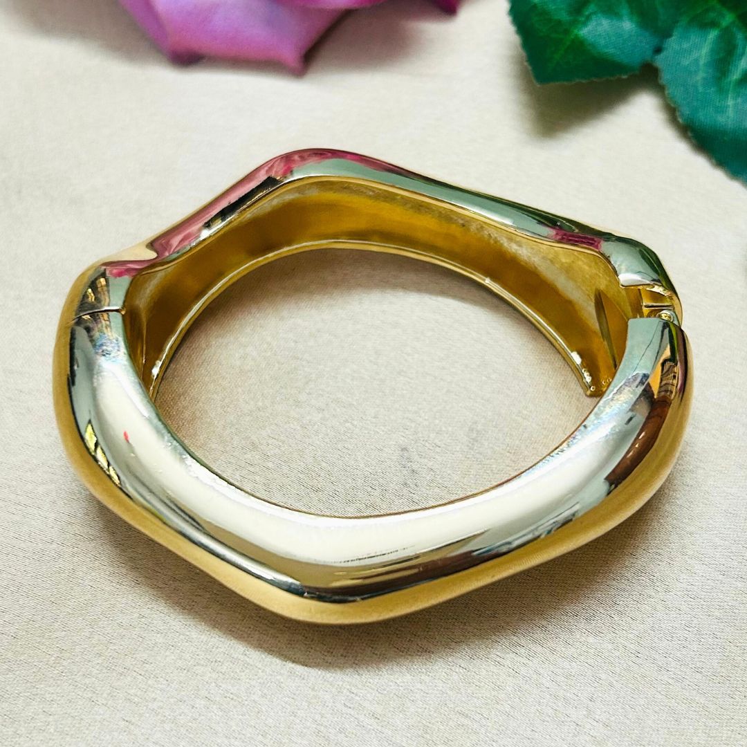 Golden Sculpted Shiny Kada/Cuff