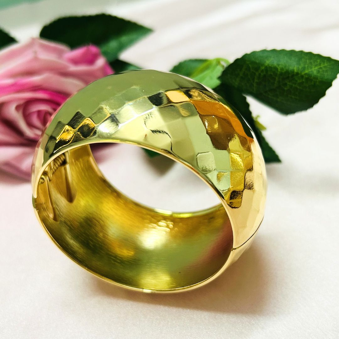 Golden Shiny Zigzag Openable Kada/Cuff