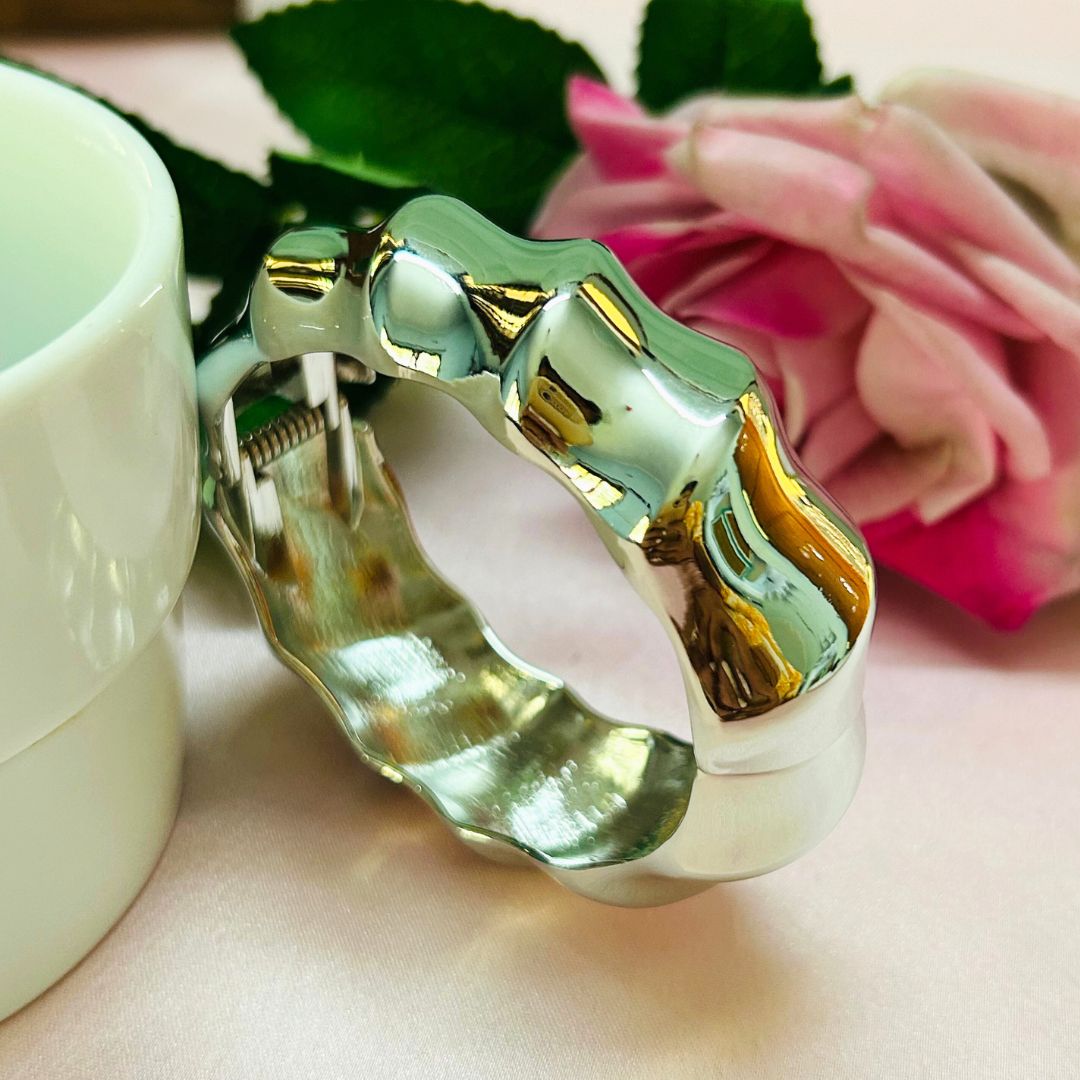 Silver Textured Metalic Handcuff