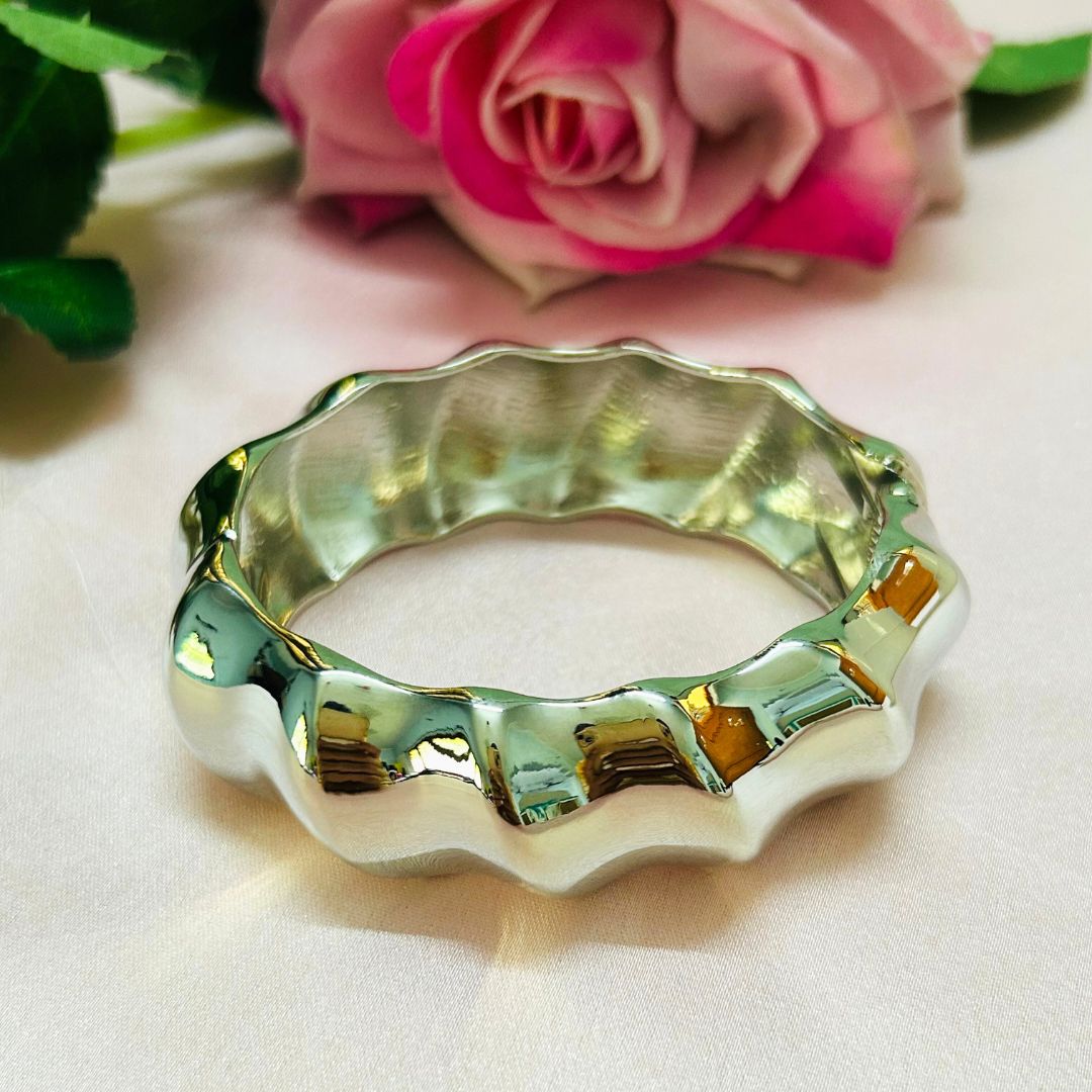 Silver Textured Metalic Handcuff