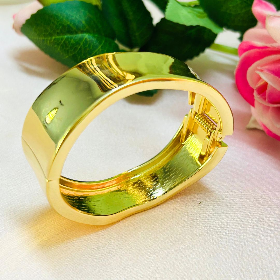 Golden Sleek Broad Kada/Handcuff