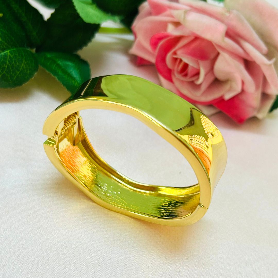 Golden Sleek Broad Kada/Handcuff