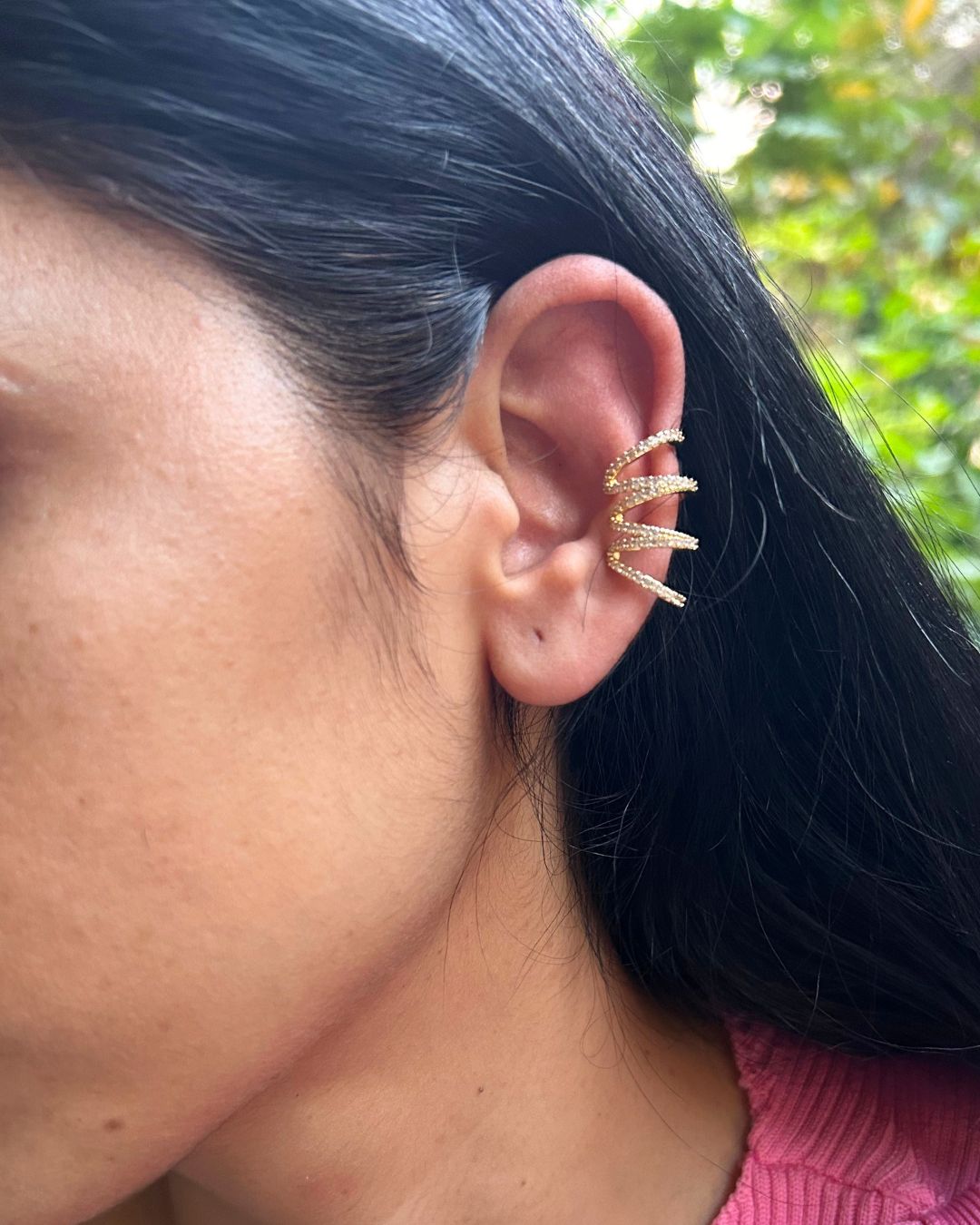 Dazzling Wrapped Line Golden Ear Cuff