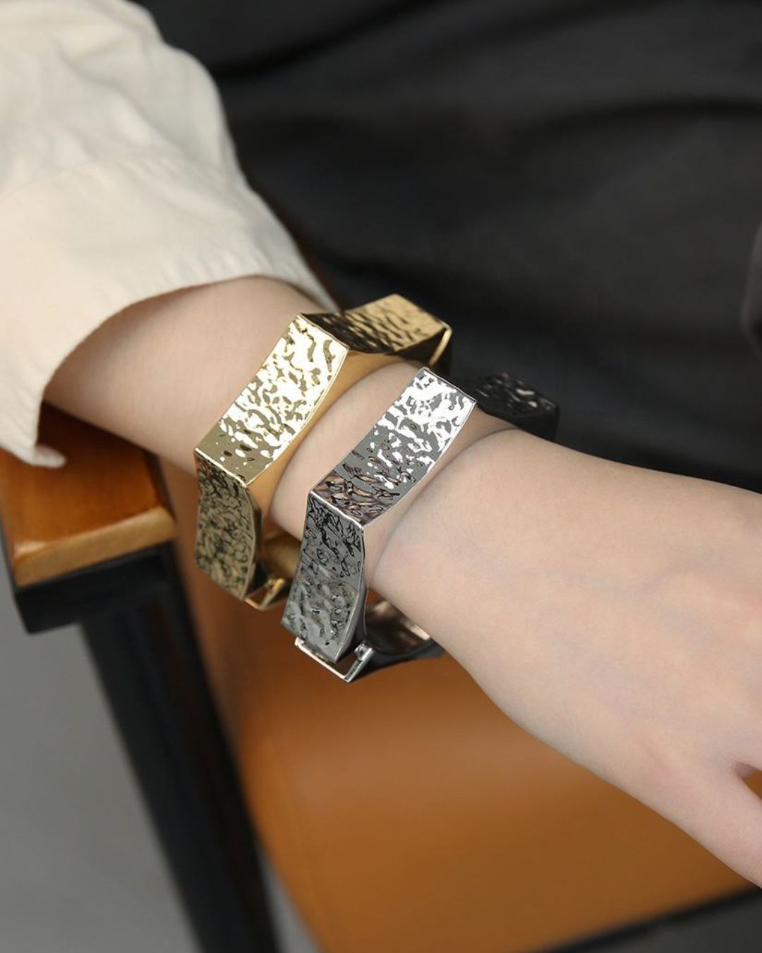 Hexagon Textured Narrow Golden Openable Kada/Cuff