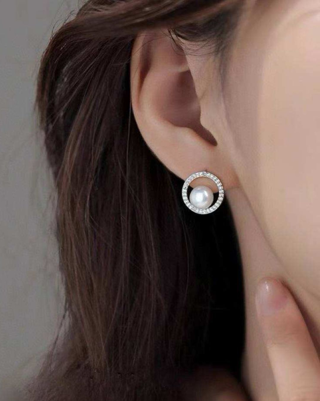 Pearl Diamond Circled Designer Stud