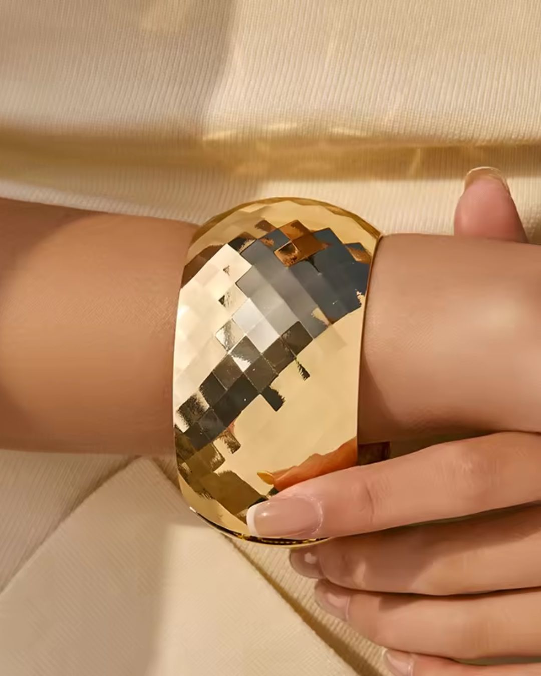 Golden Shiny Zigzag Openable Kada/Cuff