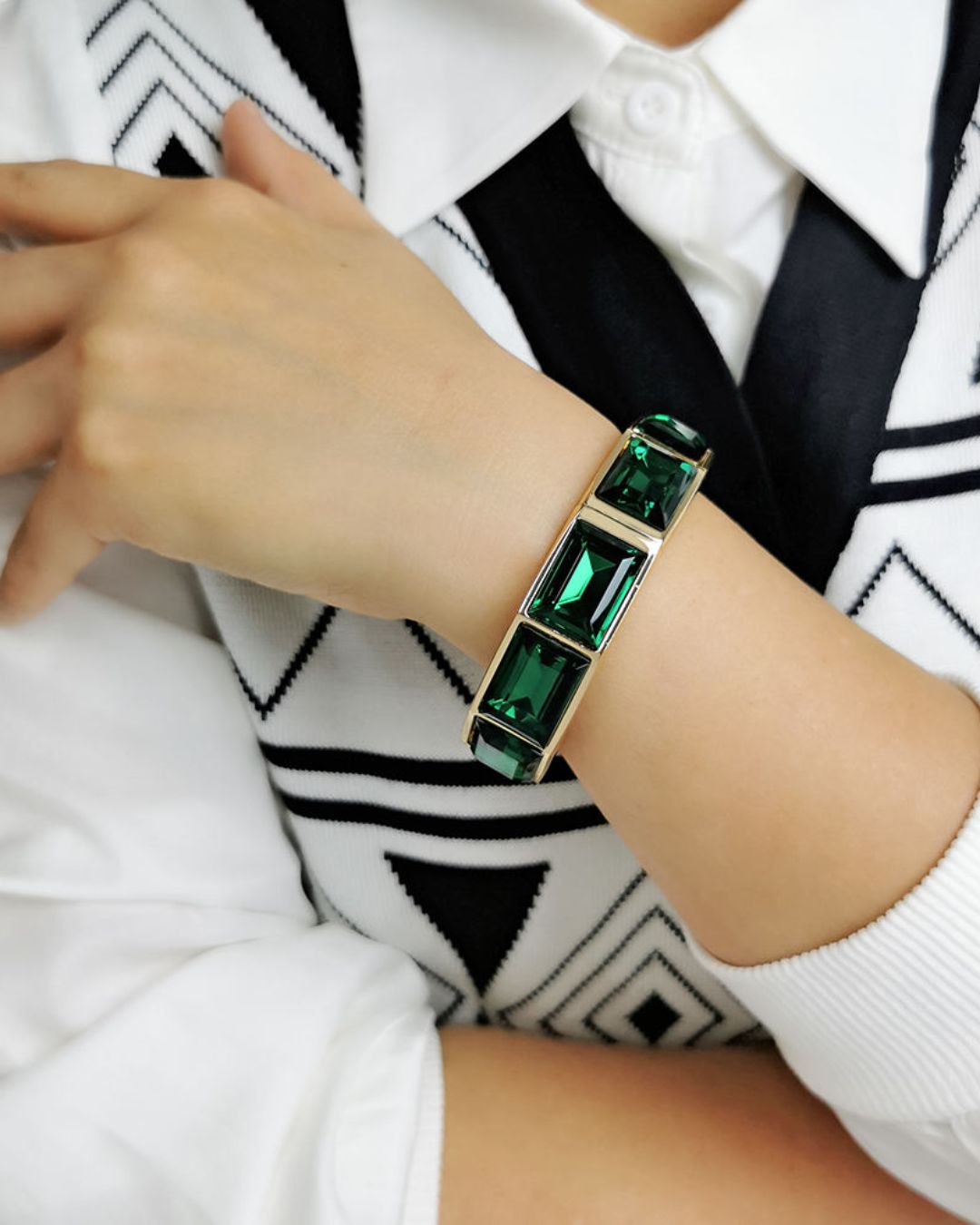 Emerald Green Rhinestone Openable Bracelet