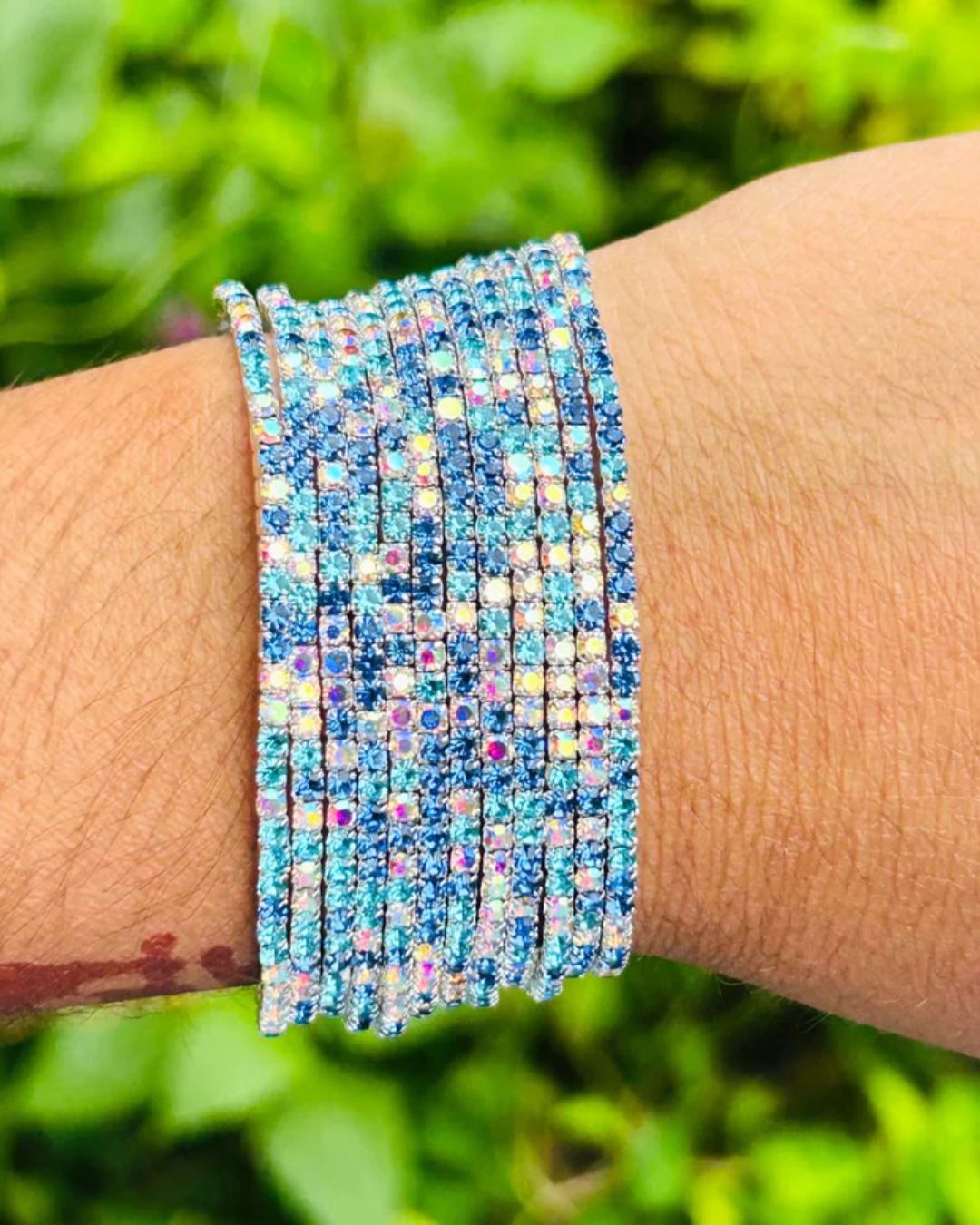Stretchable Navy Blue & Turquoise Bracelet