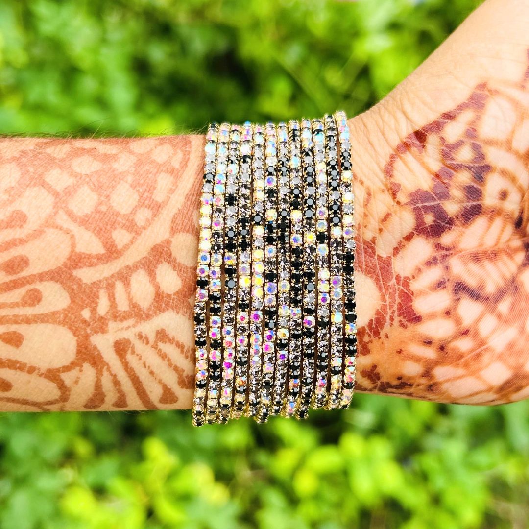 Stretchable Black & White Gold - Plated Bracelet - Pack of 12