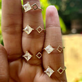 Hug me Minimal Finger- Ring