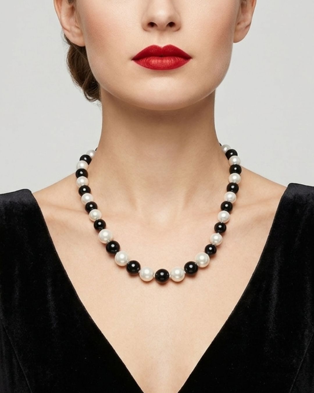 Pearl Black And White Chain Necklace