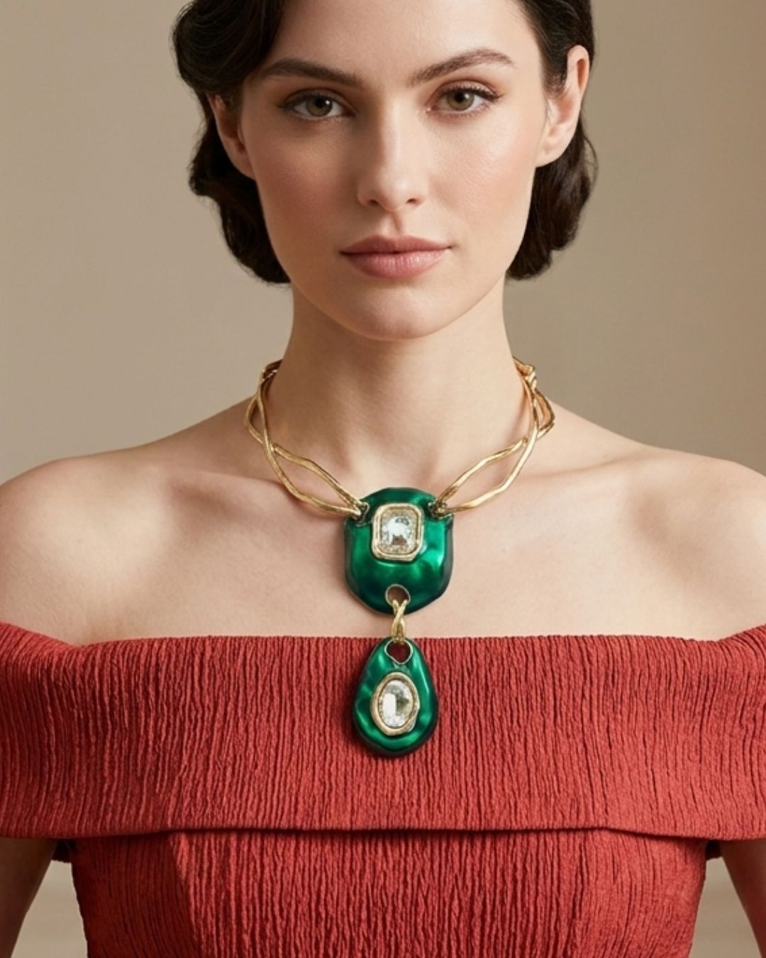 Vintage Retro Emerald Green Necklace