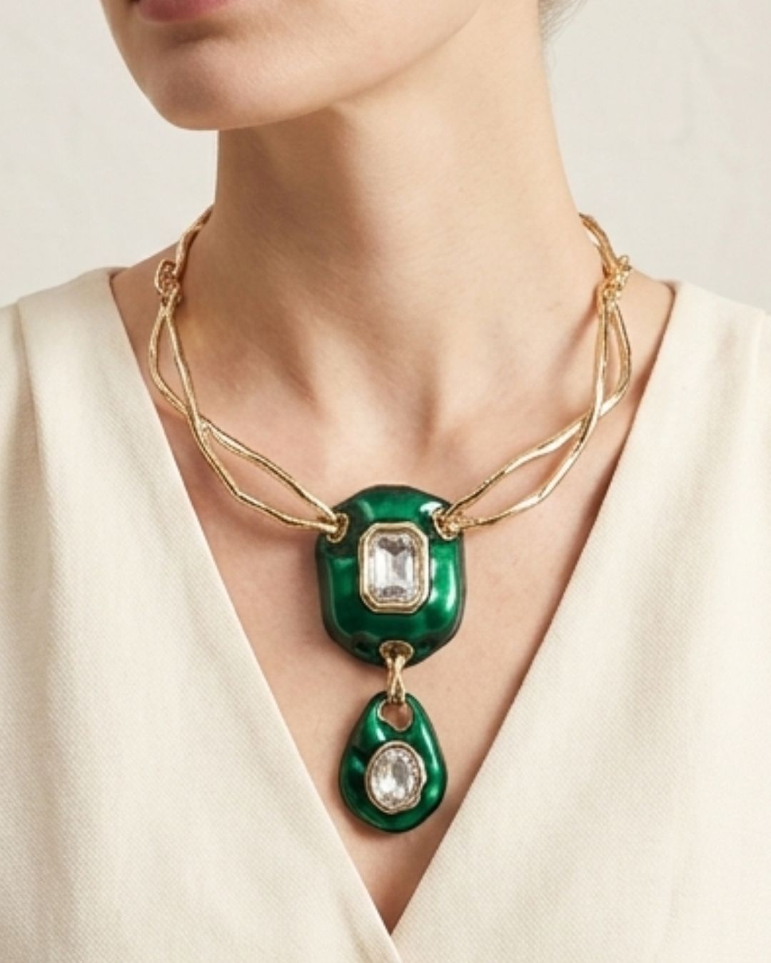 Vintage Retro Emerald Green Necklace