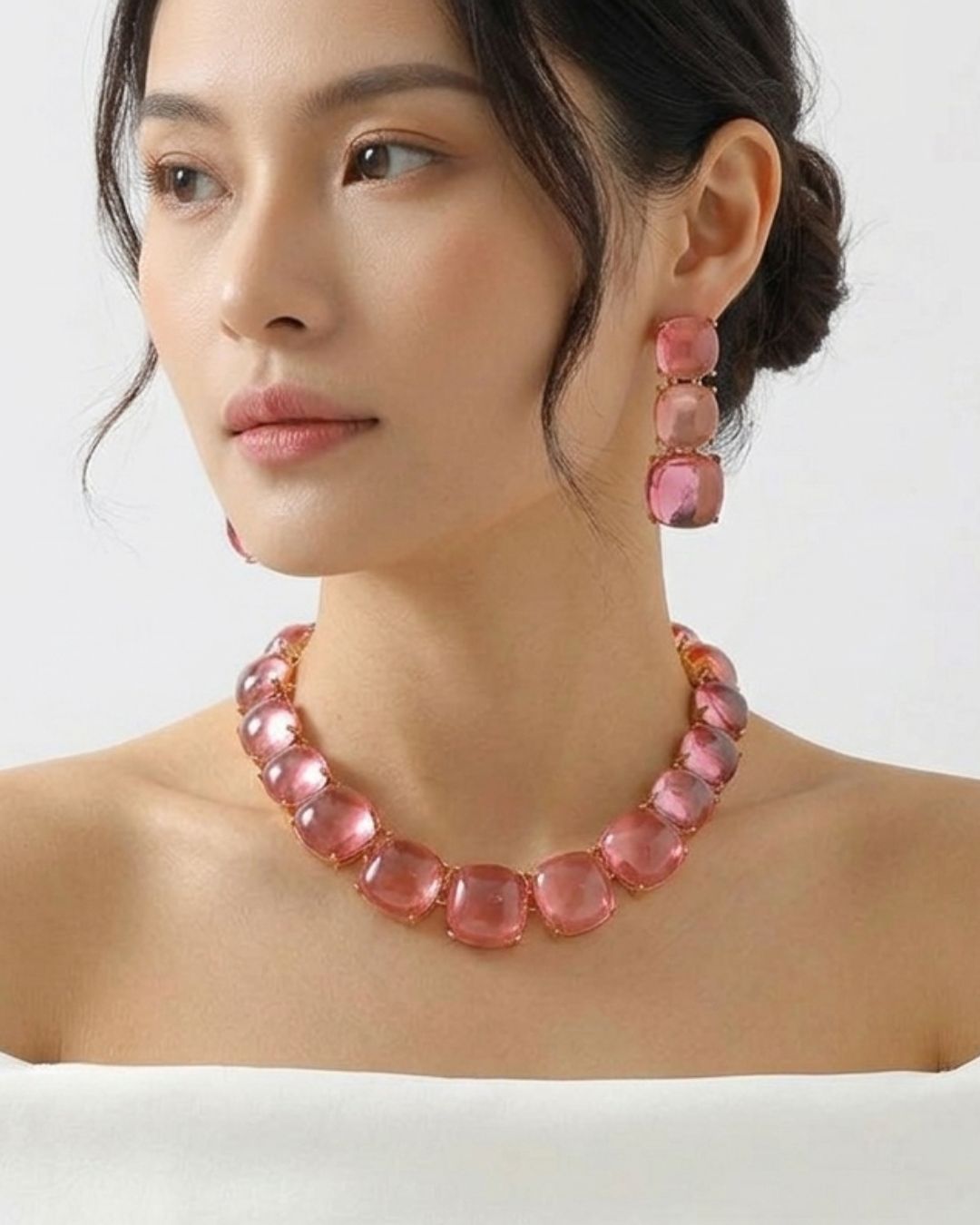 Maya Peach Statement Necklace With Earrings